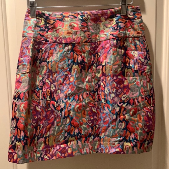 Beautiful mini skirt, great condition size small - Picture 1 of 2
